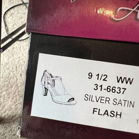 Easy Street Flash Silver Satin Open Toe Heeled Dress Sandals Size 9.5 WW NWB - Picture 13 of 14